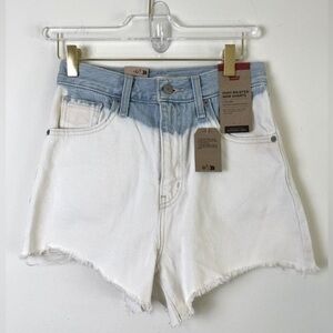 Levi’s High Waisted Mom Shorts, White, Raw Hem, Cool Bleached Style, Size 25 NWT